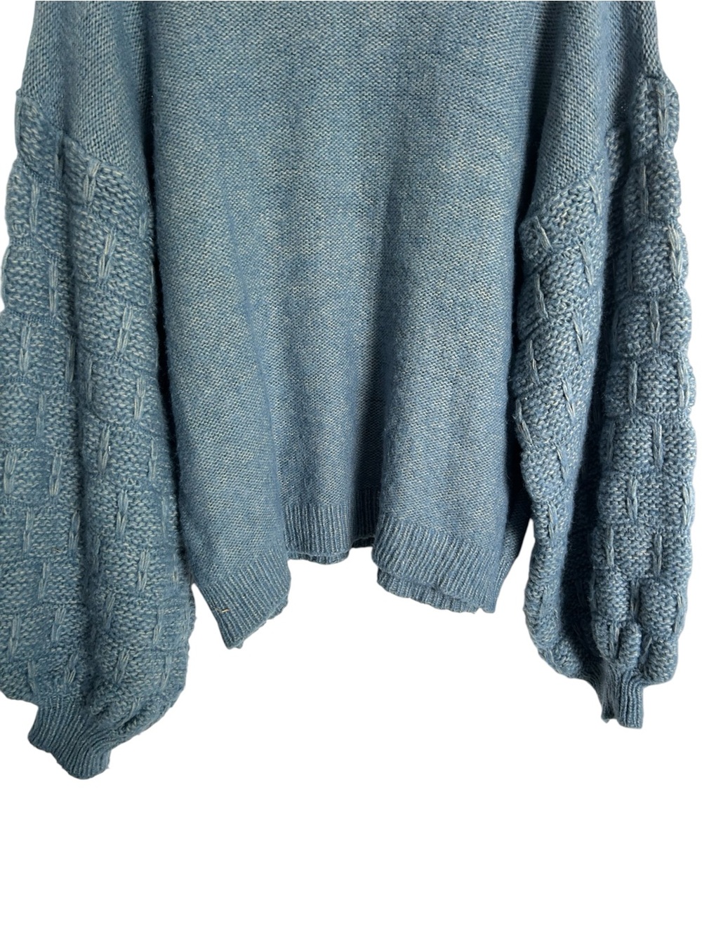 &Merci Boutique Crew neck bubble textured sleeve sweater - Blue Size Medium - Picture 9 of 11